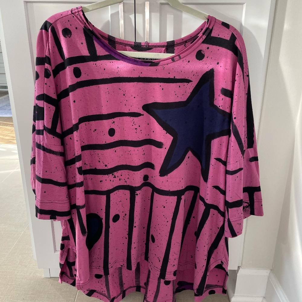 Darby Tunic Size L, 3/4-length sleeve